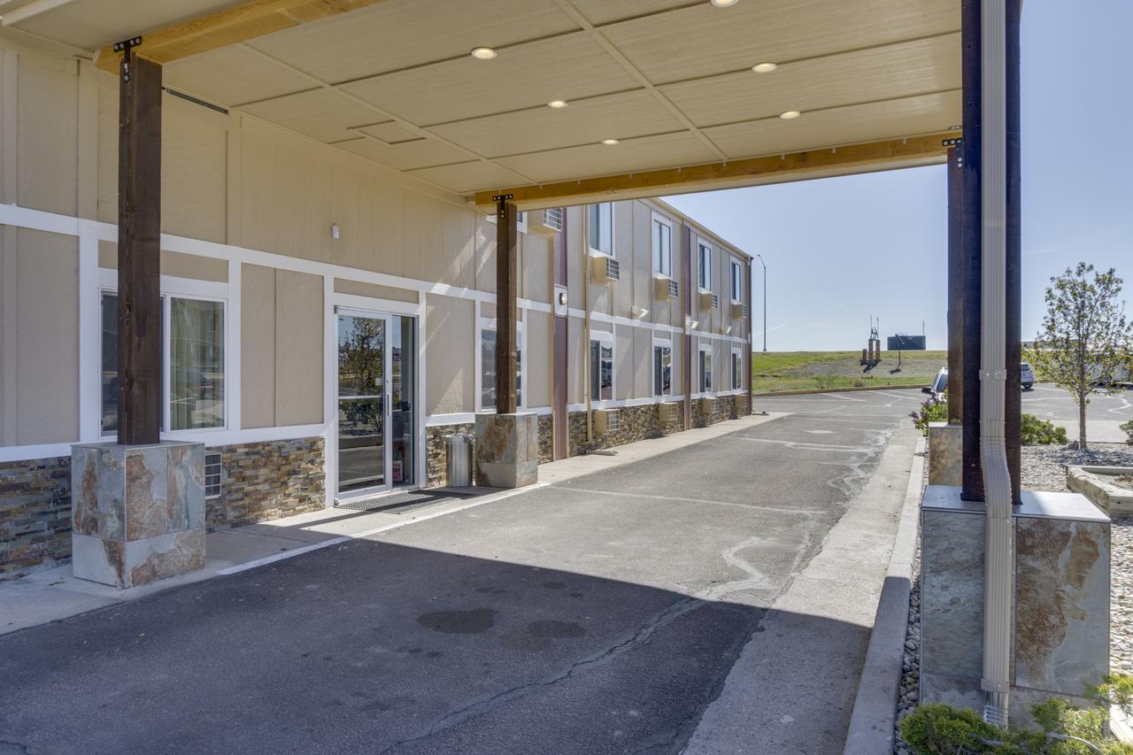 Hotel Super 8 By Wyndham Limon Exterior foto