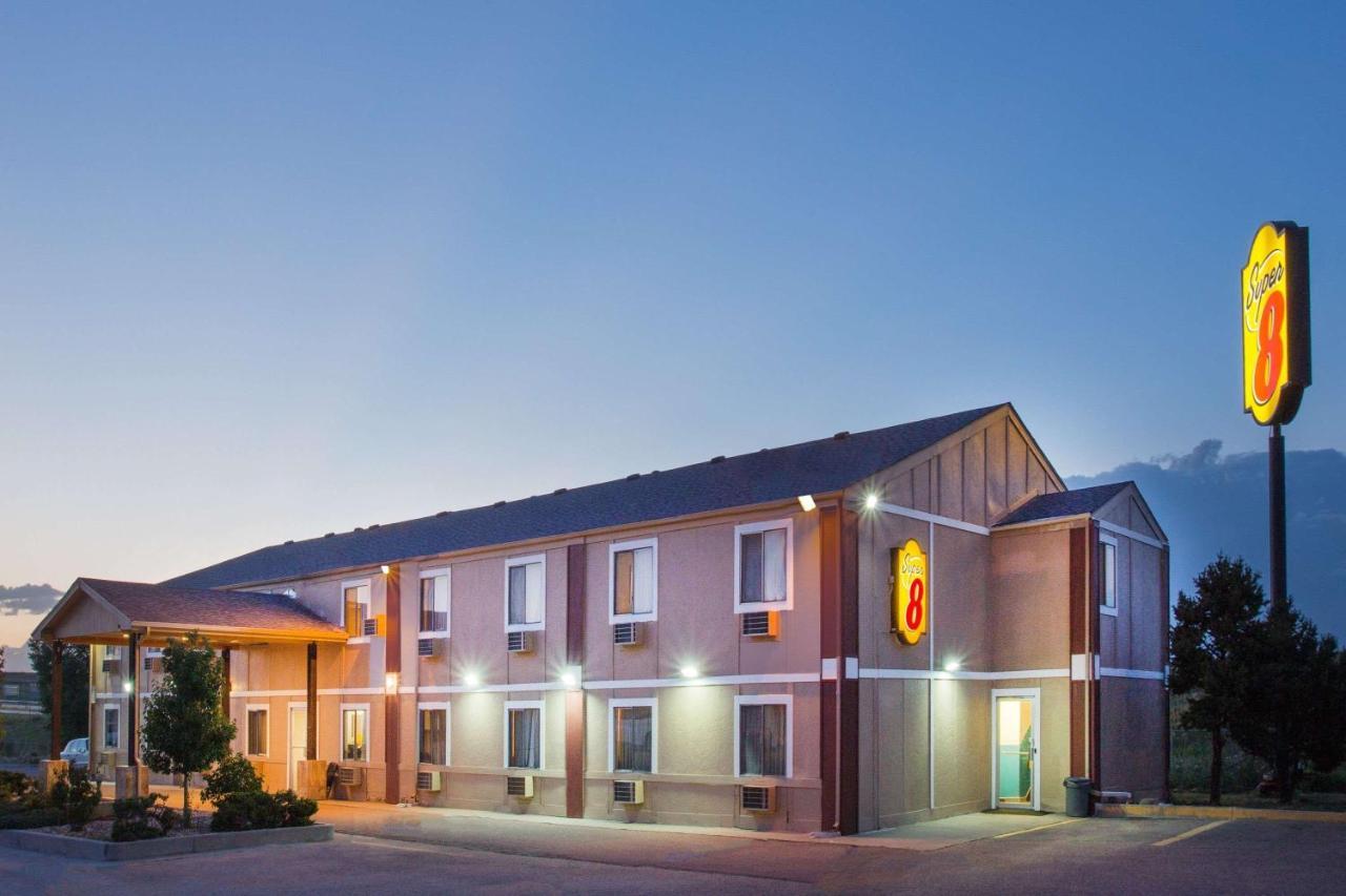 Hotel Super 8 By Wyndham Limon Exterior foto
